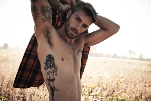 Homens tatuados (26)