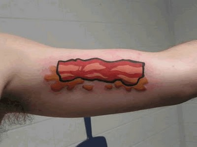 Tatuagens para quem adora comer bacon (27)