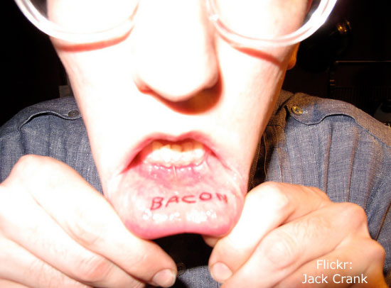 Tatuagens para quem adora comer bacon (17)