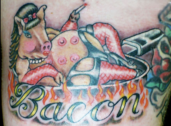 Tatuagens para quem adora comer bacon (15)