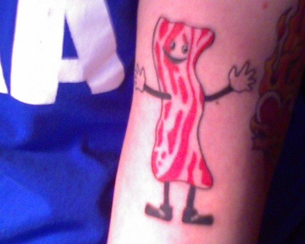 Tatuagens para quem adora comer bacon (13)