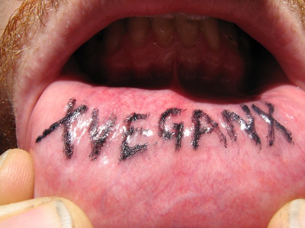 Tatuagens nos lábios (47)