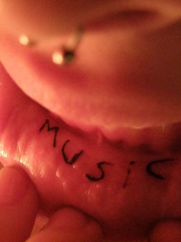 Tatuagens nos lábios (40)