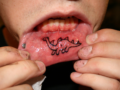 Tatuagens nos lábios (34)