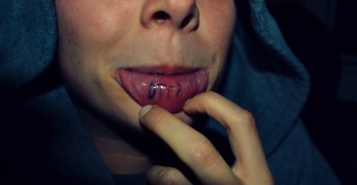 Tatuagens nos lábios (33)