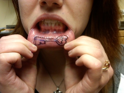 Tatuagens nos lábios (15)