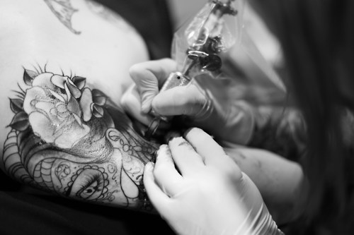 Como é o trabalho de um tatuador (36)