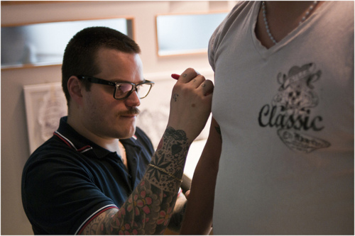 Como é o trabalho de um tatuador (32)