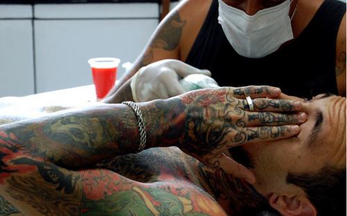 Como é o trabalho de um tatuador (30)