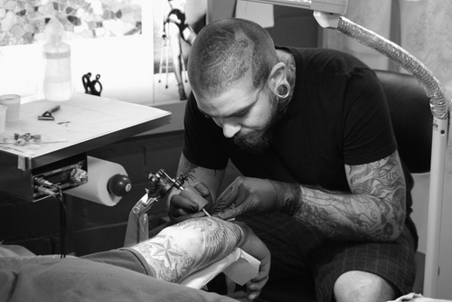Como é o trabalho de um tatuador (22)