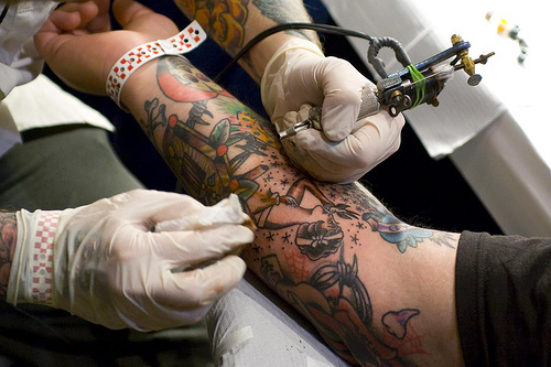 Como é o trabalho de um tatuador (5)