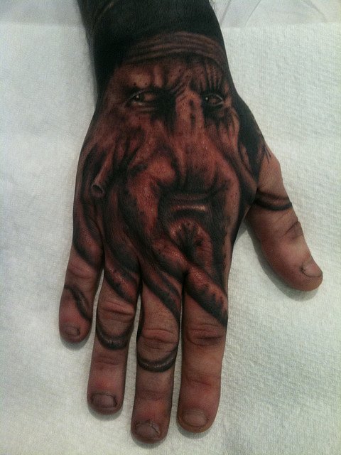 Imagens de tatuagens nas mãos (15)