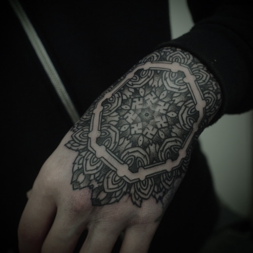 Imagens de tatuagens nas mãos (7)