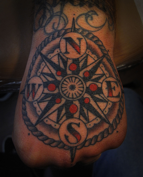Imagens de tatuagens nas mãos (3)