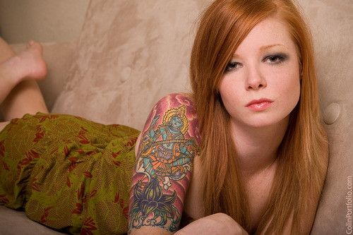 Mais 50 ruivas tatuadas (25)