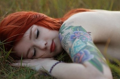 Mais 50 ruivas tatuadas (23)