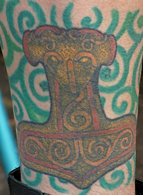 Tatuagens do martelo do Thor (20)
