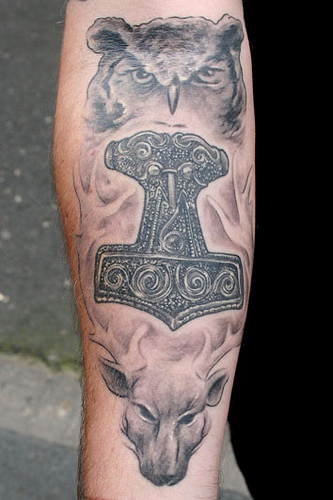 Tatuagens do martelo do Thor (2)