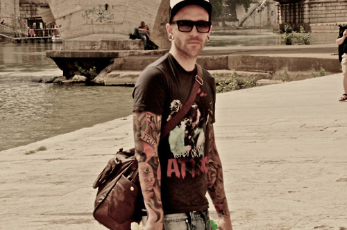 Homens tatuados e modificados (13)