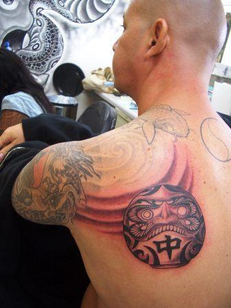 Tatuagens de bonecos de Daruma (25)