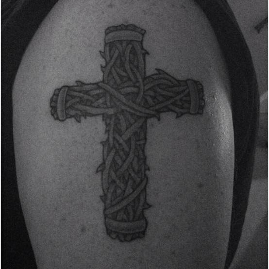 Tatuagens de cruzes e símbolos cristãos (35)