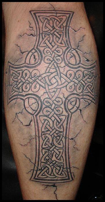 Tatuagens de cruzes e símbolos cristãos (32)
