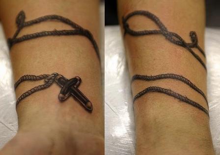 Tatuagens de cruzes e símbolos cristãos (23)