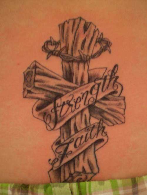 Tatuagens de cruzes e símbolos cristãos (20)