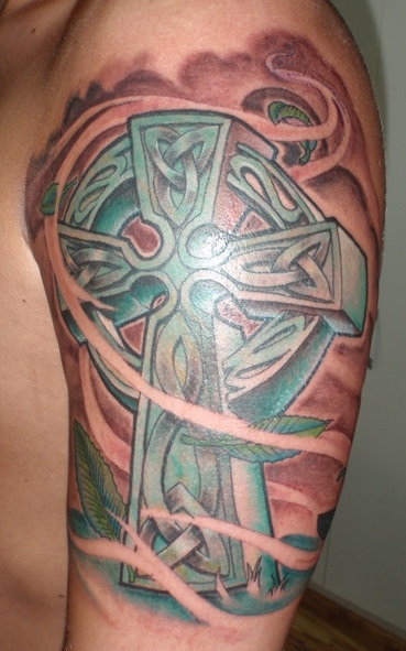 Tatuagens de cruzes e símbolos cristãos (17)
