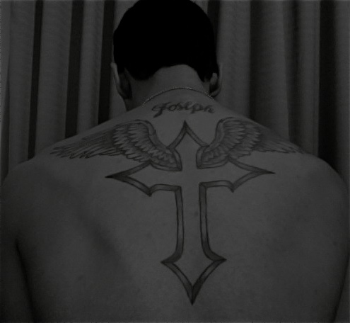 Tatuagens de cruzes e símbolos cristãos (9)
