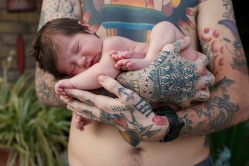 Papais e Mamães Tatuados com seus filhos (83)