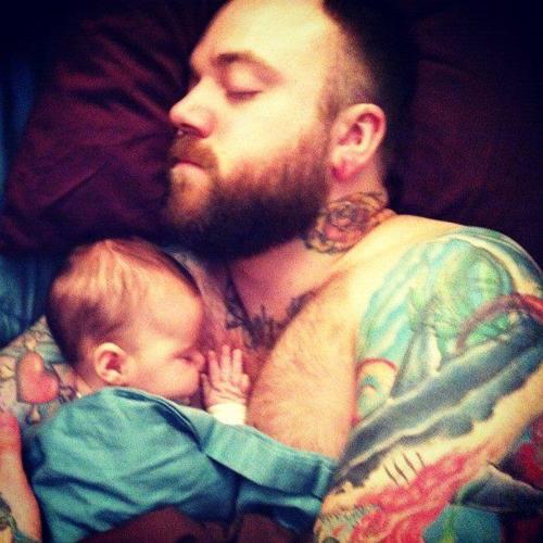 Papais e Mamães Tatuados com seus filhos (70)