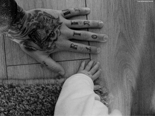 Papais e Mamães Tatuados com seus filhos (69)