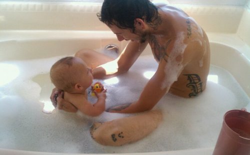 Papais e Mamães Tatuados com seus filhos (66)