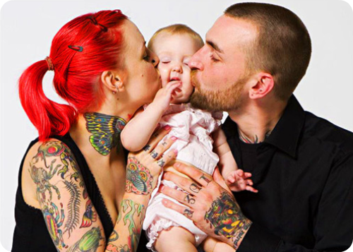 Papais e Mamães Tatuados com seus filhos (26)