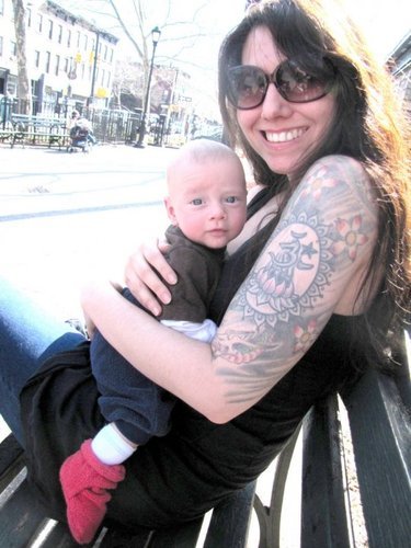 Papais e Mamães Tatuados com seus filhos (21)