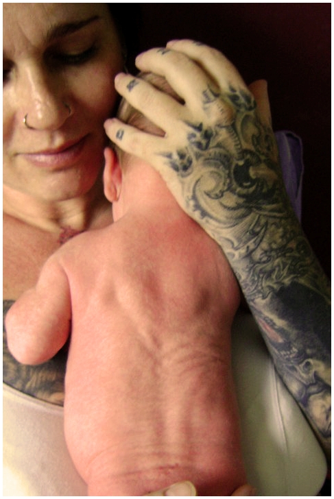 Papais e Mamães Tatuados com seus filhos (18)