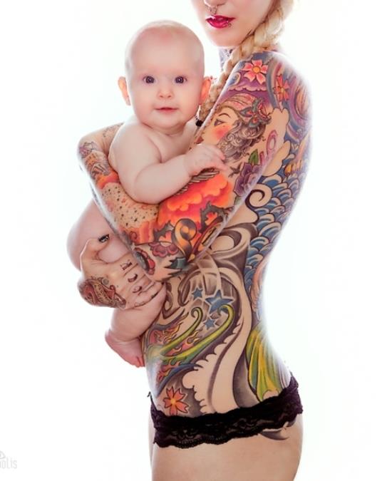 Papais e Mamães Tatuados com seus filhos (16)