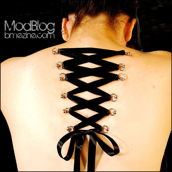 Corset Piercing (14)