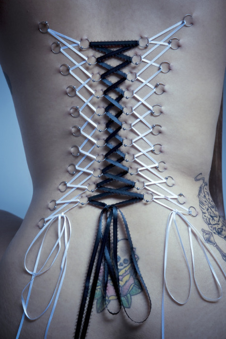 Corset Piercing (8)
