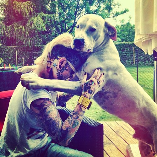 Tattooed People with Puppies (80)