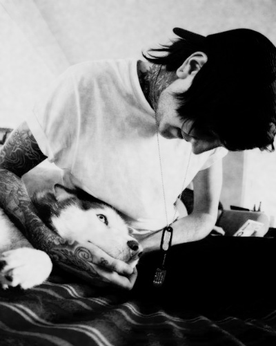 Tattooed People with Puppies (61)