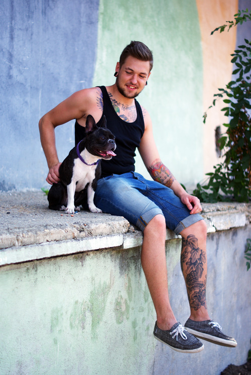 Tattooed People with Puppies (54)