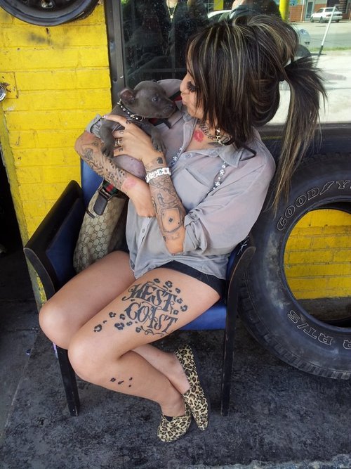 Tattooed People with Puppies (40)