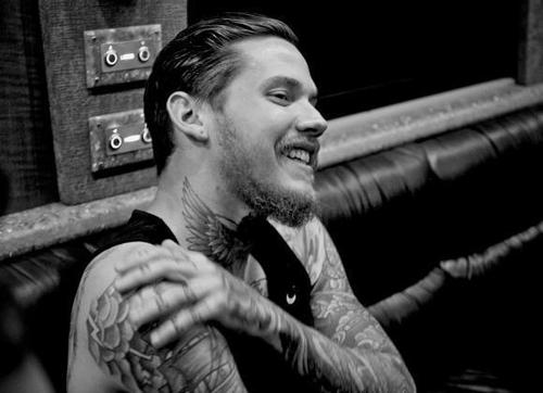 70 Fotos de homens tatuados e modificados (30)