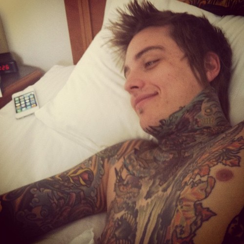 70 Fotos de homens tatuados e modificados (26)