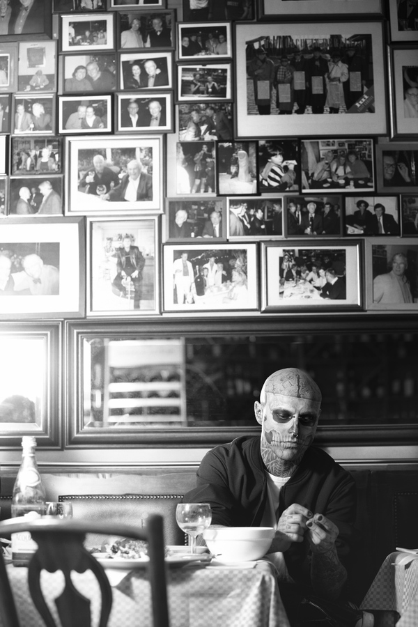 Novo ensaio do Zombie Boy (1)