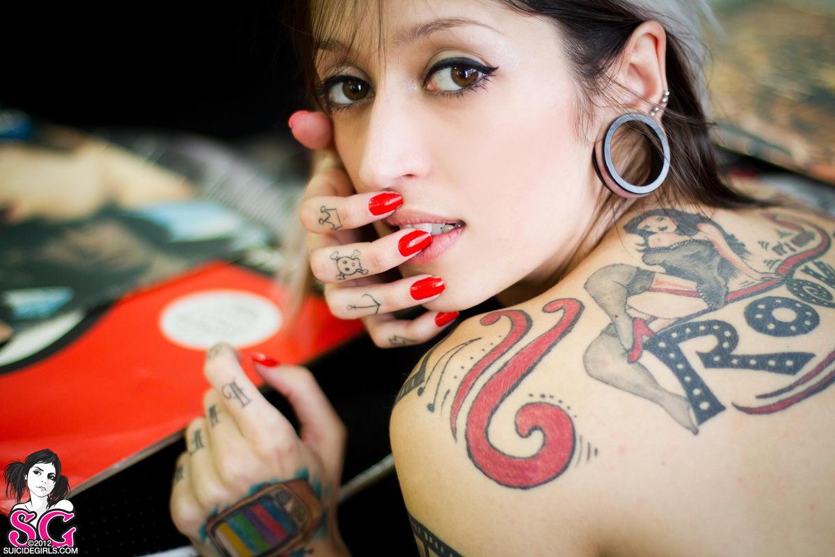 Jacqeline Suicide 07