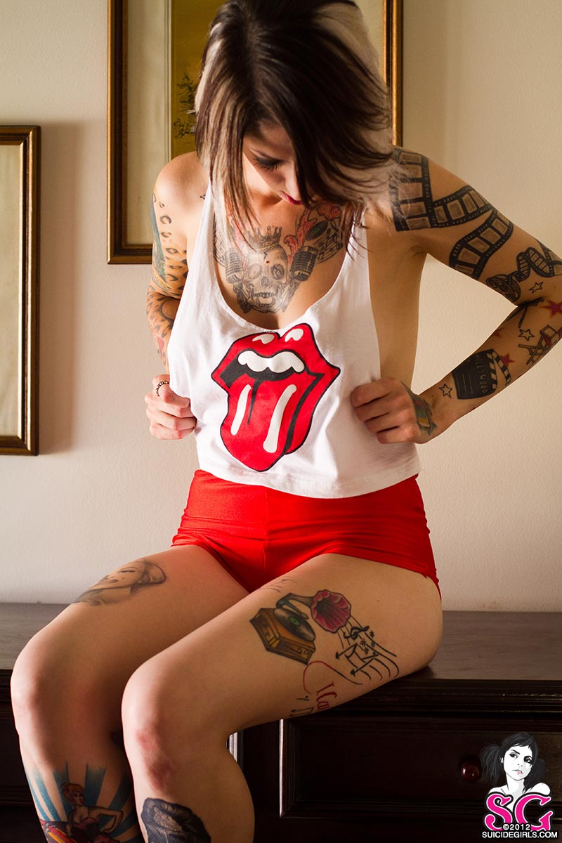 Jacqeline Suicide 10