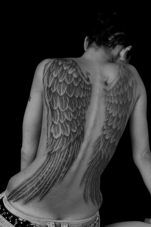 Fotos de tatuagens de asas 19